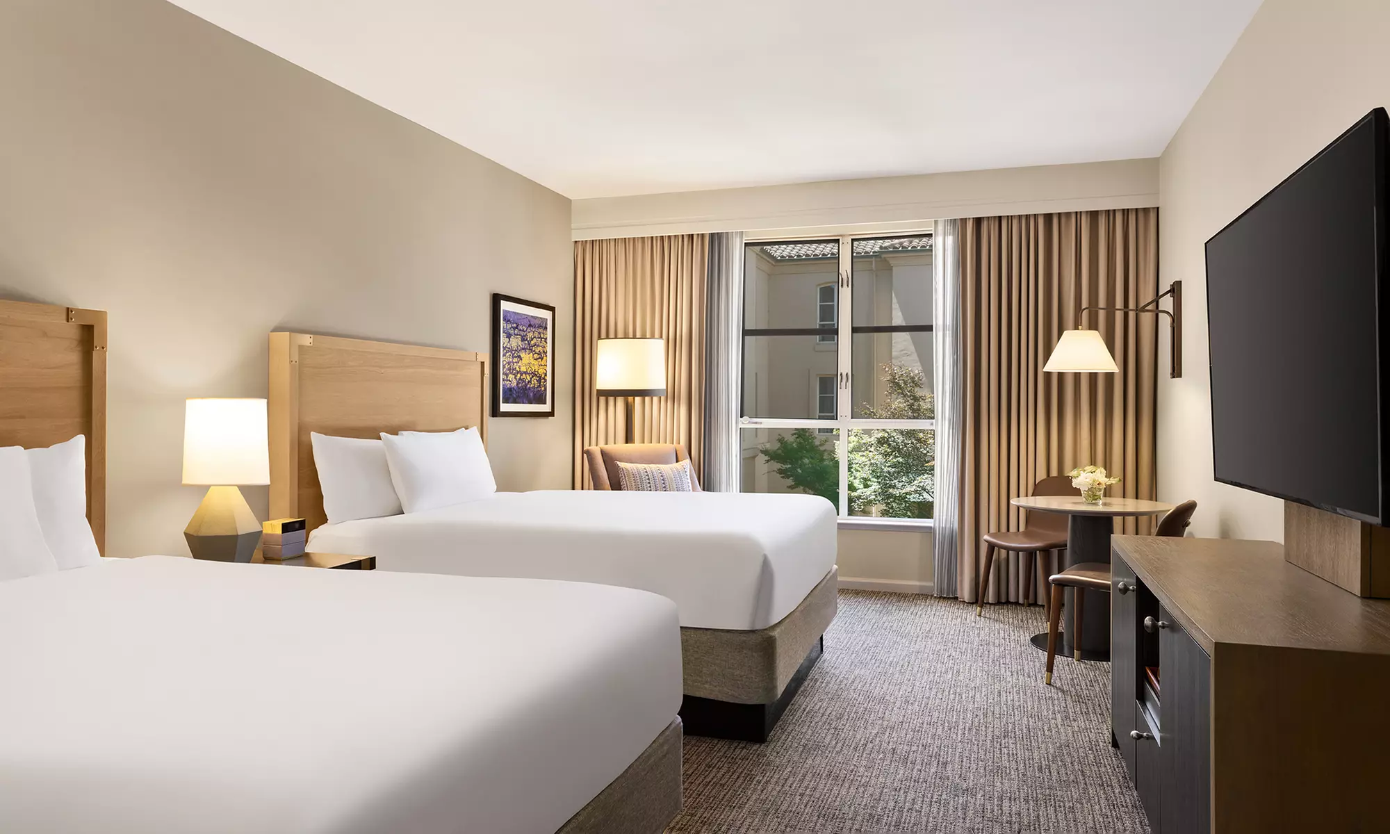 Hotel in California Wine Country with Outdoor Pool & Local Tastings
