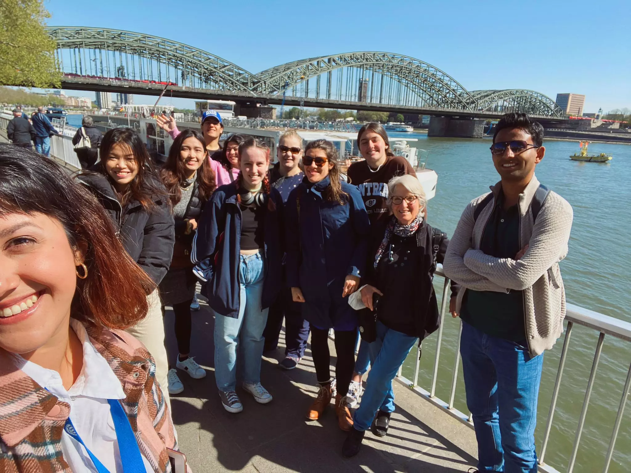 Walking Tour durch Berlin, Köln, Bonn oder Stuttgart für 1 - 6 Pers.