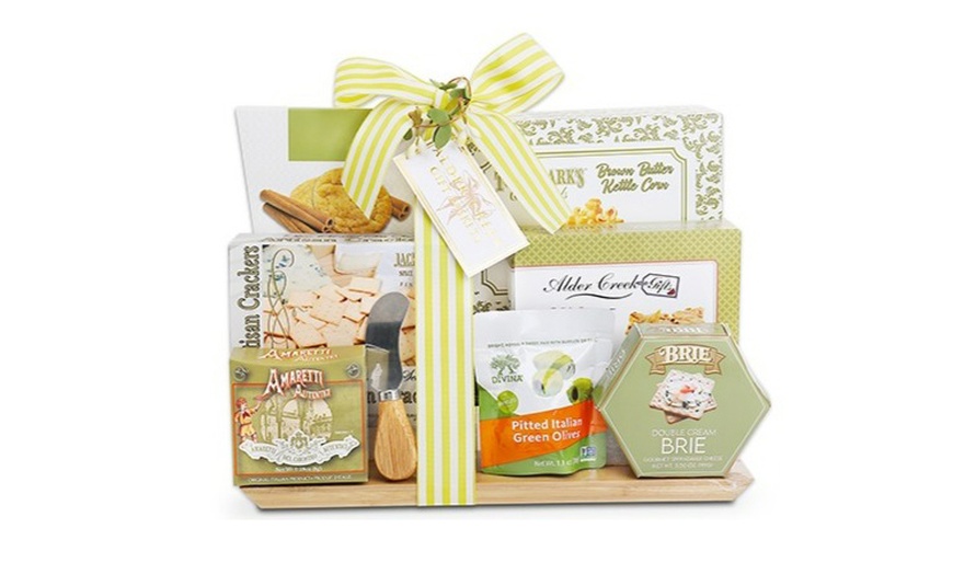 Image 2: Gourmet Gift Baskets from Alder Creek (Up to  off)