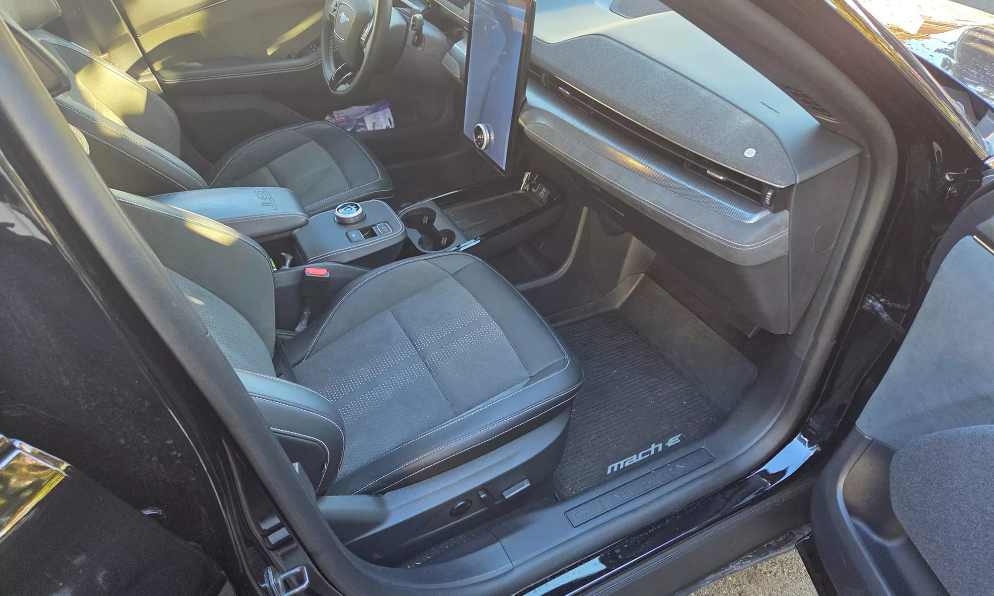 Complete Interior & Exterior Detail for Sedans/Coupes, SUV or Minivan