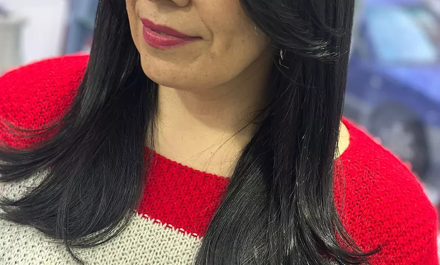 Image 21: Sesión de peluquería con masaje, corte y tratamientos extra a elegir