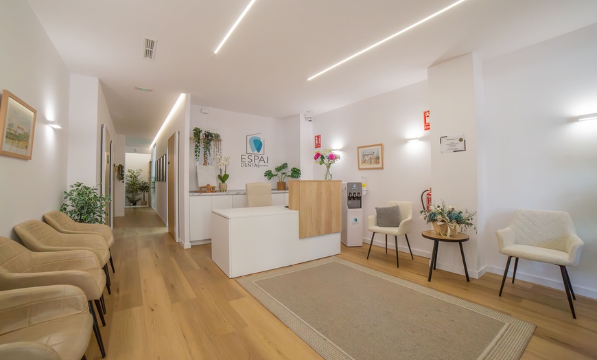 Image 2: Blanqueamiento dental con limpieza bucal en Espai Dental Valencia