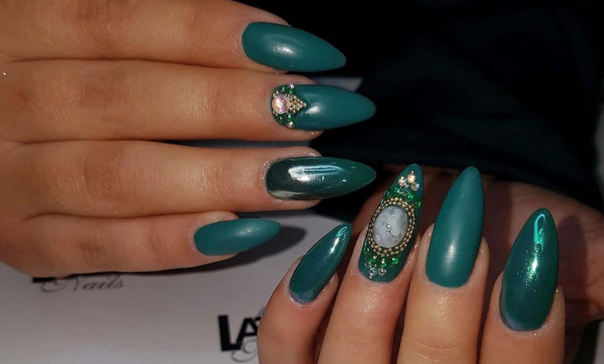 Image 4: Nagelverlängerung nach Wahl für 1 Person, optional inkl. Auffüllen