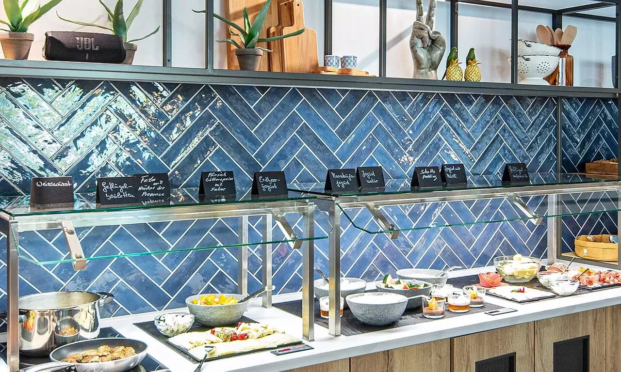 Frühstücksbuffet inkl. 1 Glas Sekt für 2 oder 4 Personen