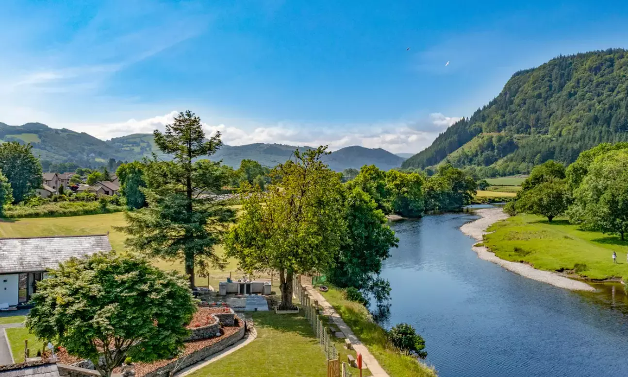 Snowdonia Escape: Stylish Lodge Apartment Stay