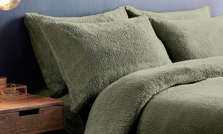 Image 10: Silentnight Cosy Teddy Fleece Bedding