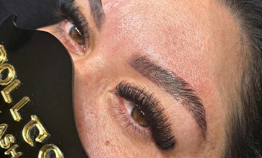 Image 2: Classic, Hybrid or Volume Full-Set Eyelash Extensions