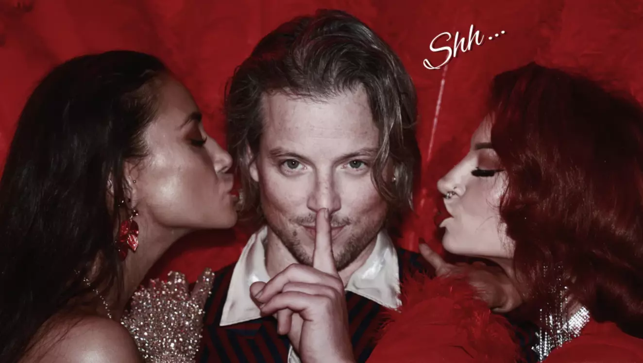 Experience Live Cabaret & Exquisite Dining with 3 or 5 Courses