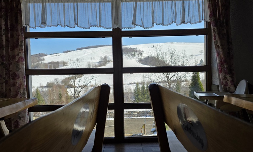 Image 12: Beskid Niski: 2-7 nocy dla 2-3 osób z BB i karnetem narciarskim