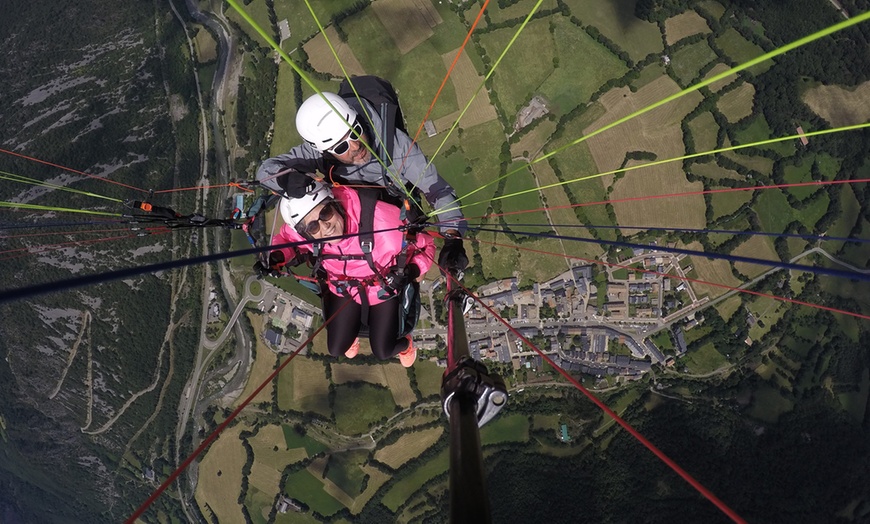 Image 3: Vuelo en parapente biplaza con instructor titulado para 1 persona 