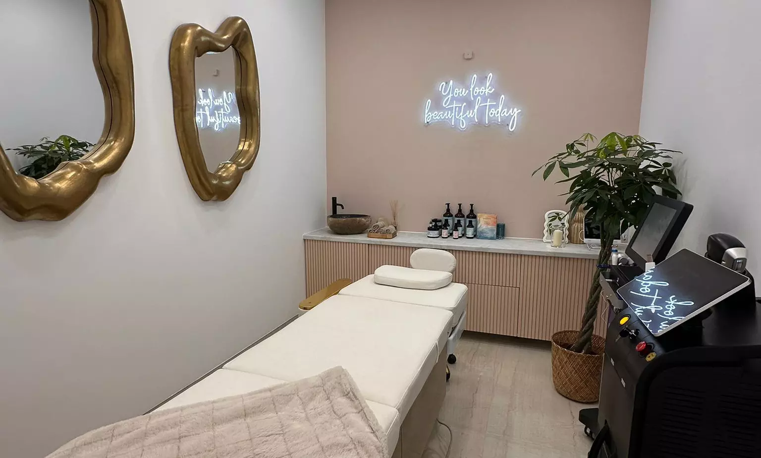 60 Min. Head-Spa mit Kopfhautanalyse, opt. Gesichtspflege für 1 Person