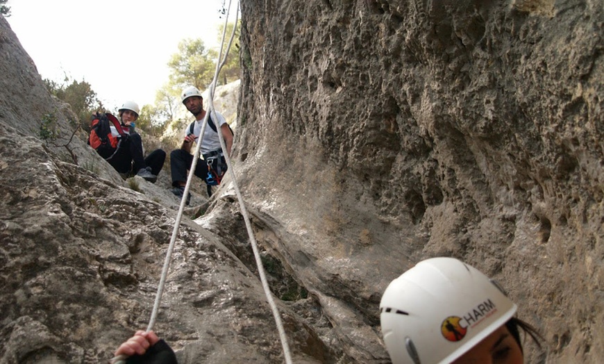 Image 6: Puenting, descenso de barrancos, espeleología o vía ferrata