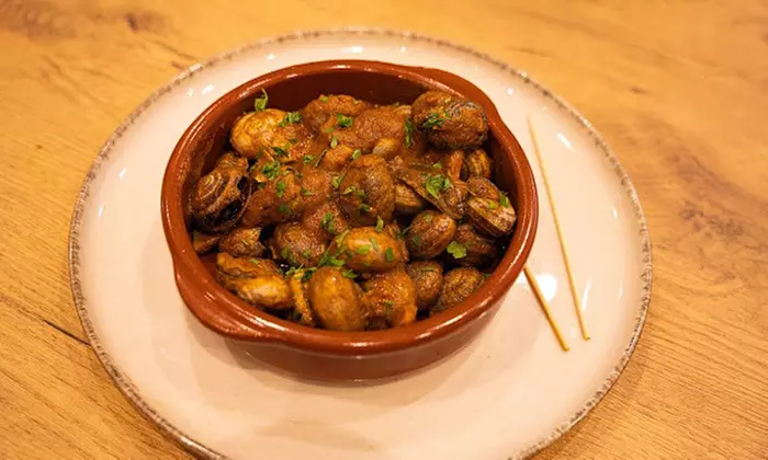 Sabors de Catalunya con entrantes, principales, postres y bebidas