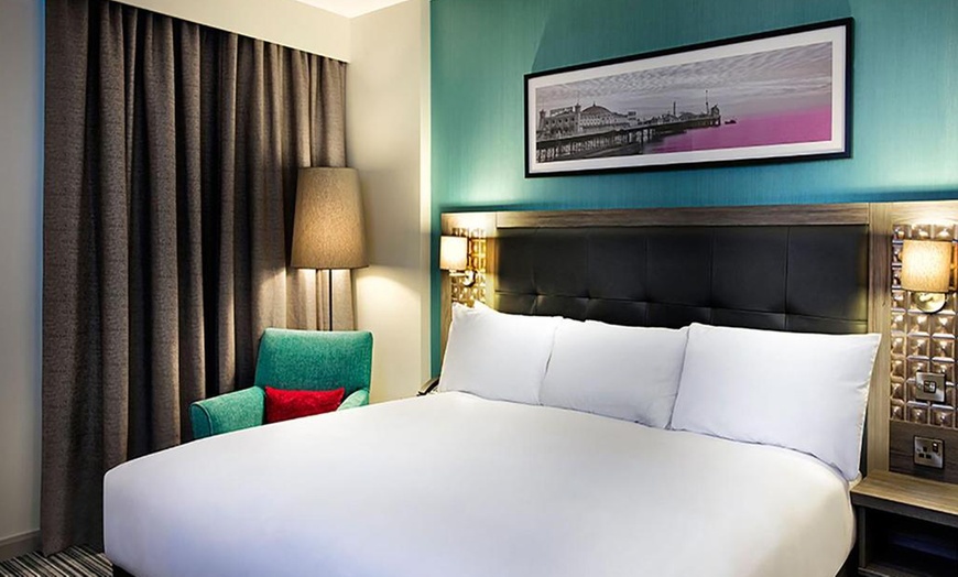 Image 2: 4* Brighton Stay: Superior Room, Breakfast and Prosecco
