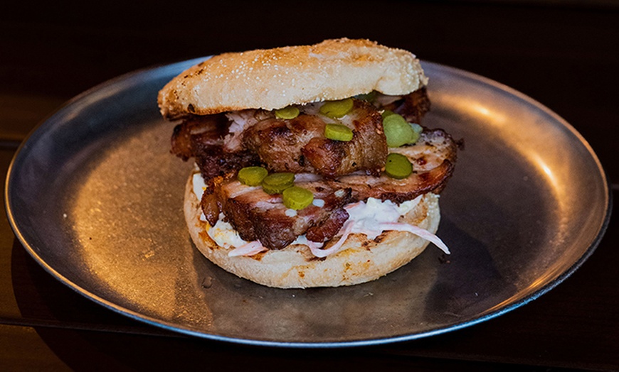 Image 3: Menú cervecero con pizza o burger para 2 o 4 en zona Alonso Martínez 
