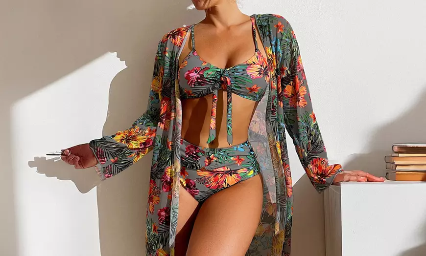 Image 5: Bikini 3 pezzi con kimono