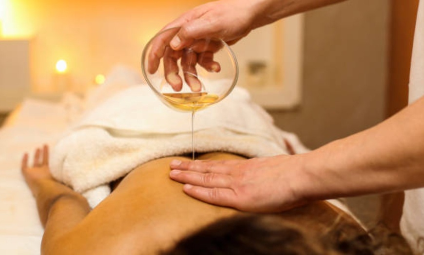 Image 12: Masaje a elegir o ritual de masaje con opción a tratamiento facial