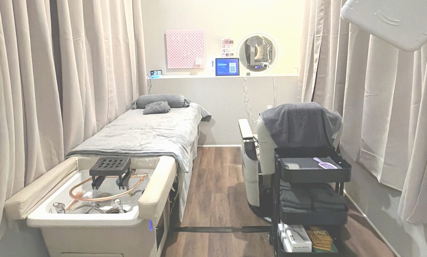 Image 6: VIP or Classic Head Spa for 1-2 w/Massage on Neck & Scalp + Hair Steam