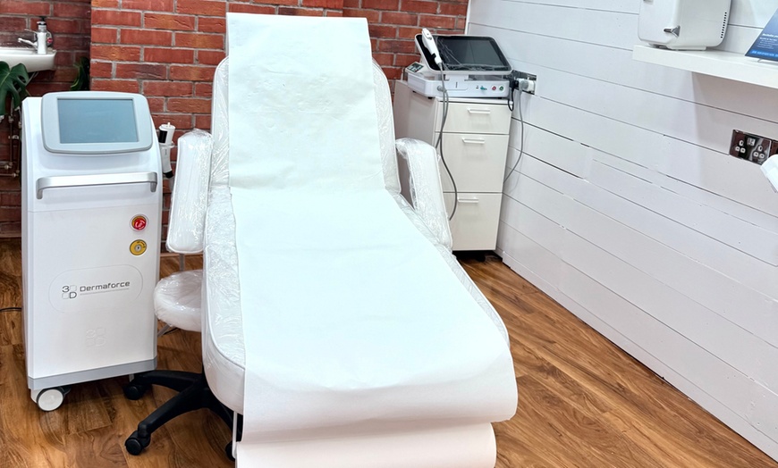 Image 5: Deep Cleanse, Hydrate & Glow with One or Three HydraFacials 