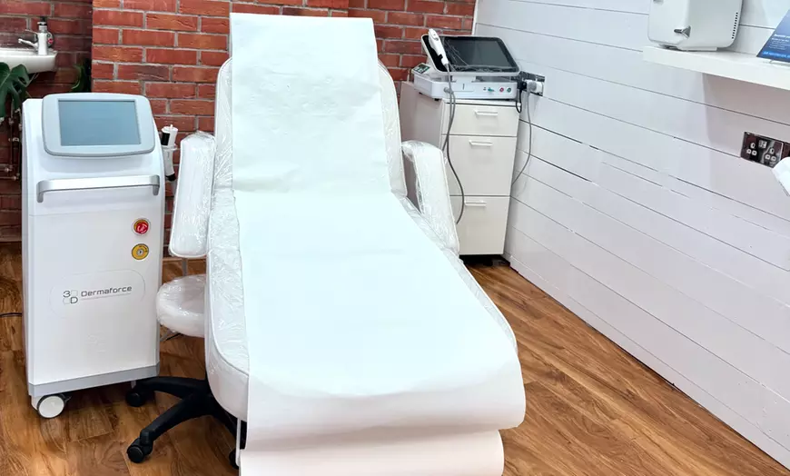 Image 5: Deep Cleanse, Hydrate & Glow with One or Three HydraFacials 