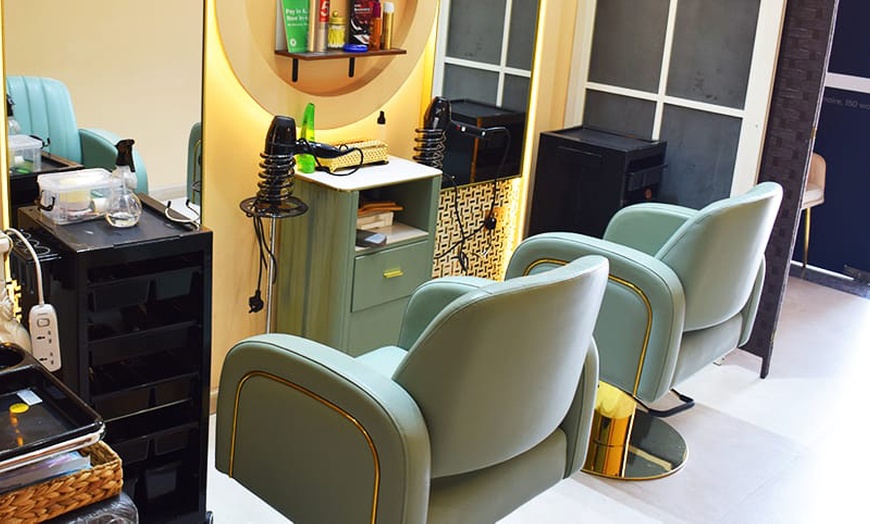 Image 5: Root Touch Up Loreal Plus Blow Dry, Olaplex Treatment, Ombre and More