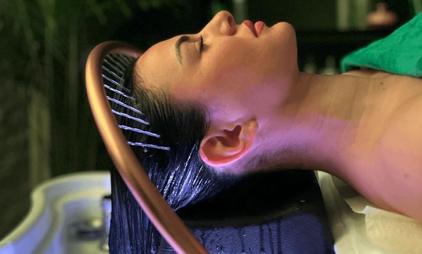 Image 1: Verwöhnpaket für Gesicht, Haare und Kopfhaut mit optionalem Styling