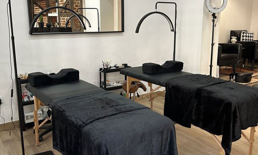 Image 3: Laminado de cejas con diseño, depilación y tinte de cejas y pestañas