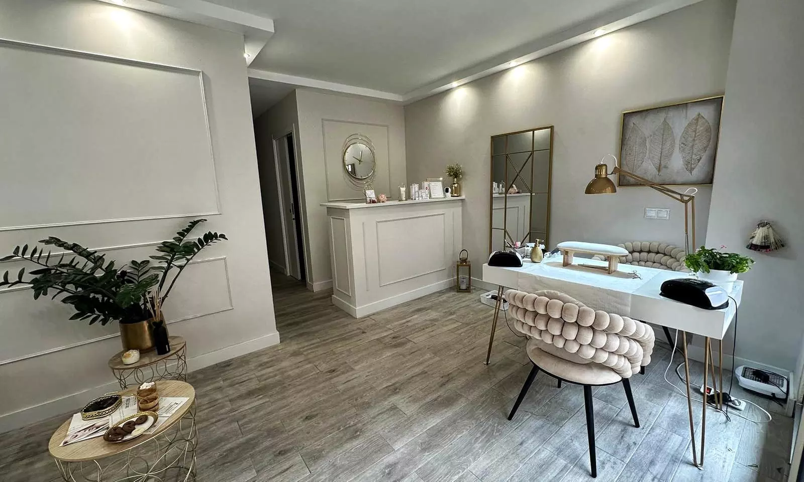 Limpieza facial con peeling, cavitación, ampolla y mascarilla de algas