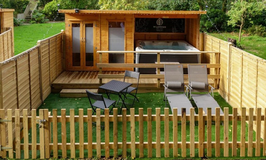 Image 15: Lancashire: Picturesque Stay for 2 with Breakfast, Dinner, Hot Tub 