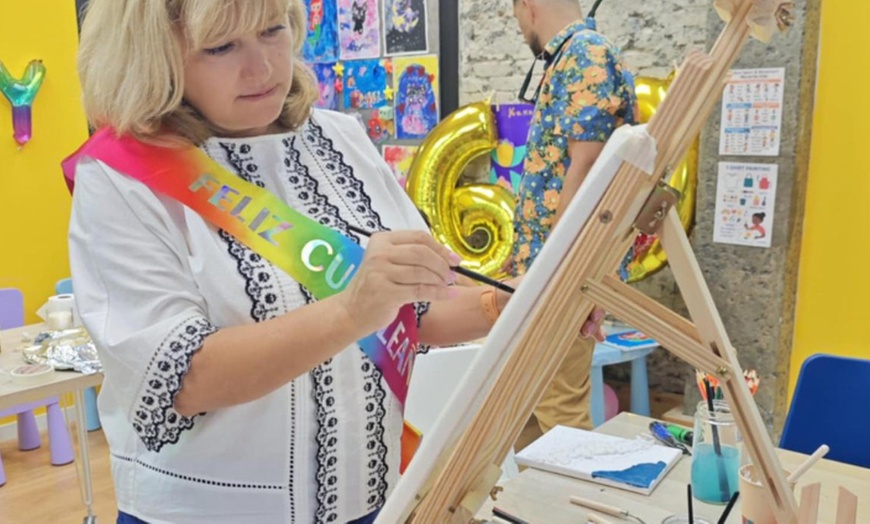 Image 5: Experiencia de arte y vino de 2 horas en español e inglés para 1 o 2