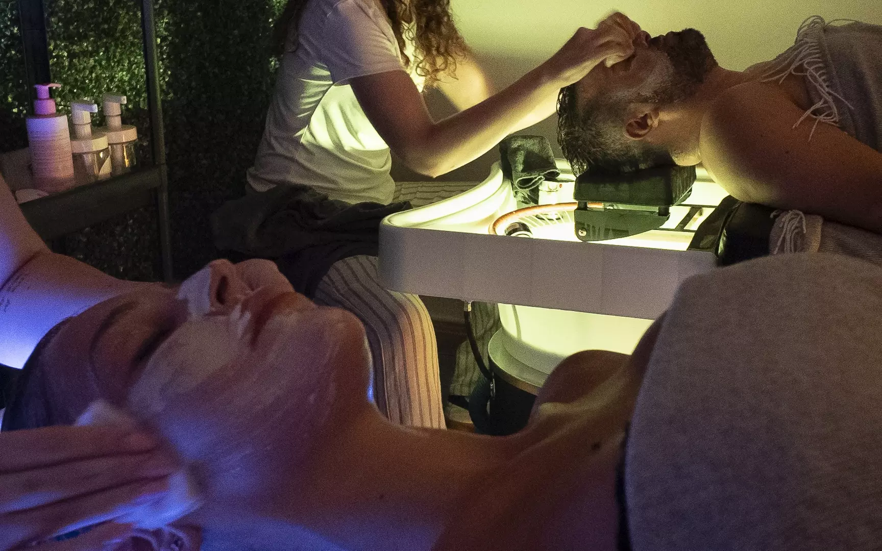 Head spa japonés en pareja con masaje de busto, chocolate y té