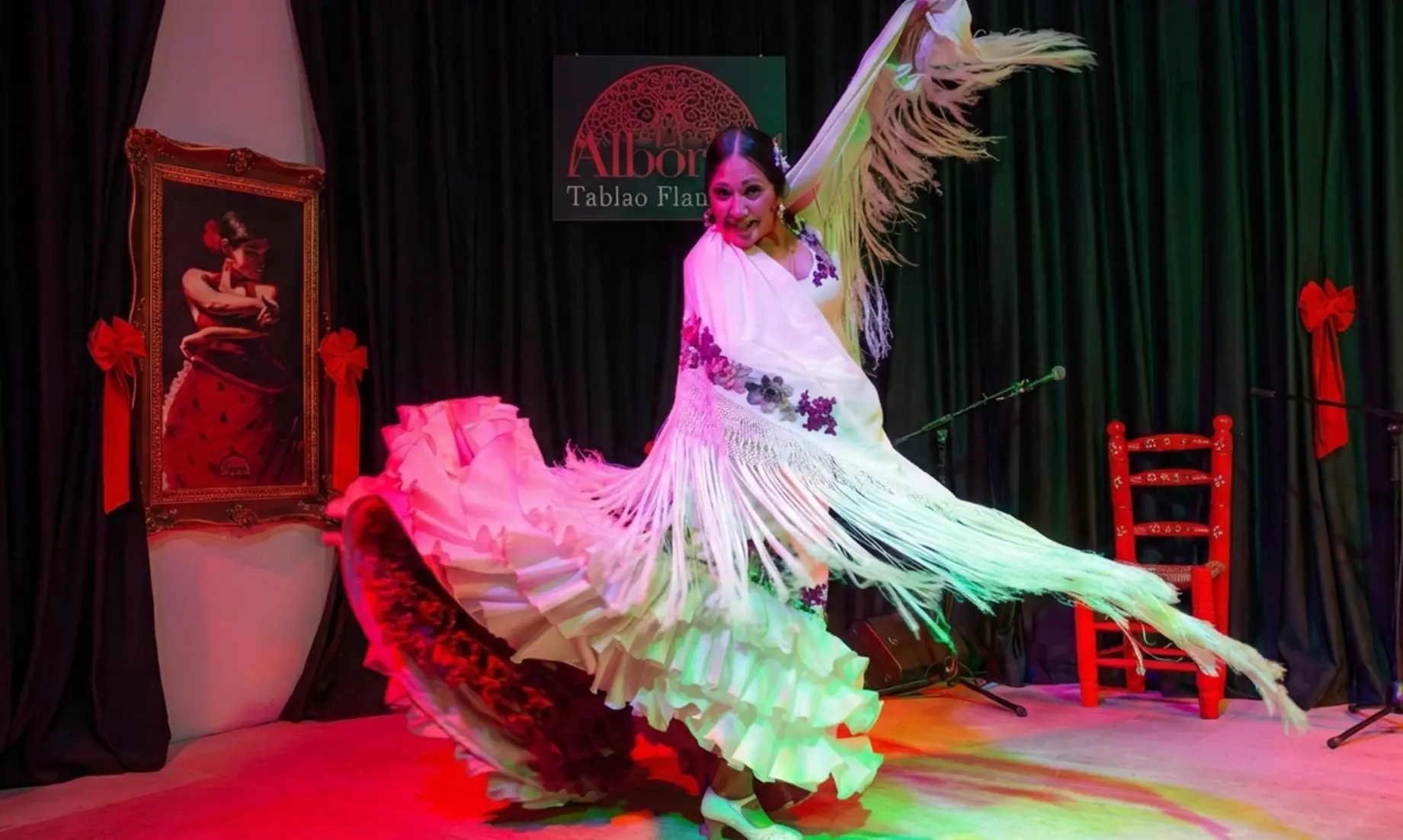 Espectáculo de flamenco en directo con cante, baile y guitarra