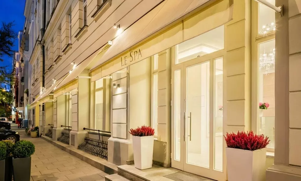 Eksfoliacja kwasami z maską i serum dla poprawy kondycji skóry