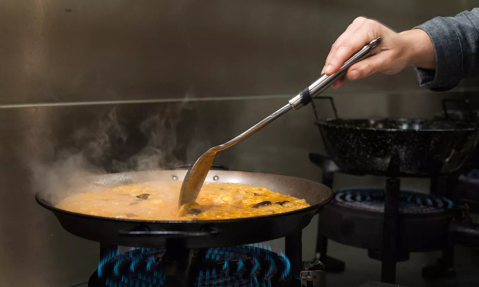 Comilona frente al mar: menú mediterráneo La Ferrera para 2 o 4 pax.