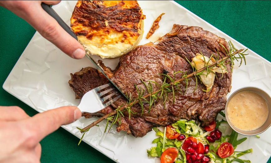 Image 4: Menu au choix pour 1 ou 2 pers. au 51 de Jeannot et Colin