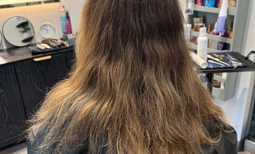 Image 11: Enhance Yourself with a Haircut and Conditioning Treatments