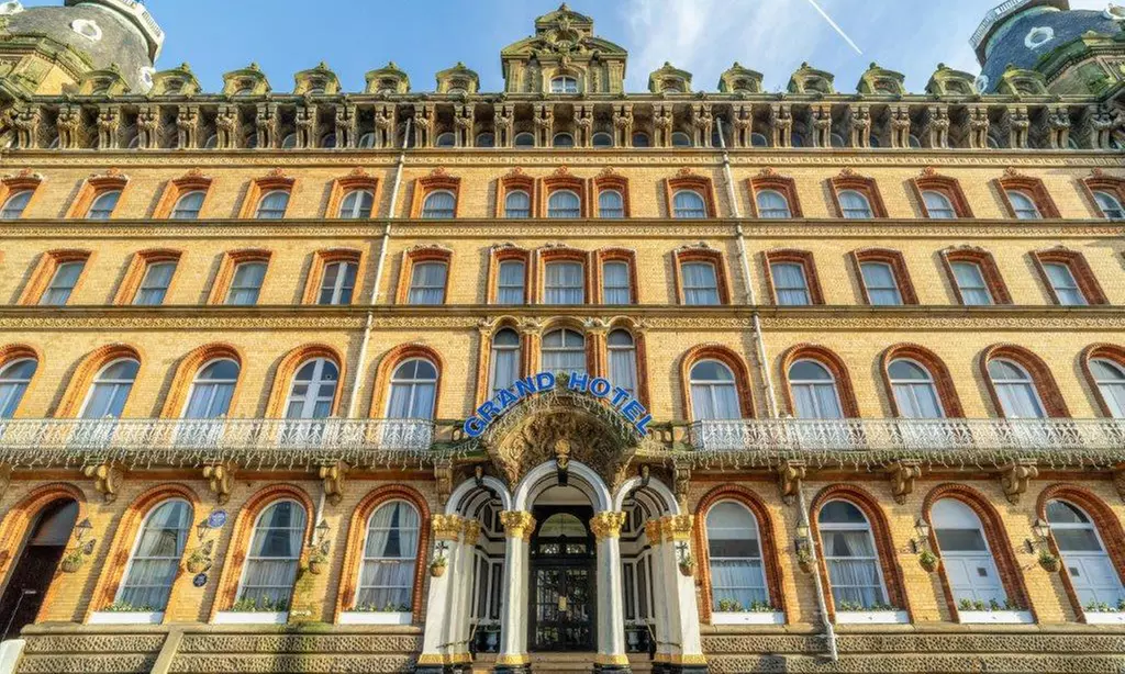 Scarborough: Standard Double or Twin Room with Breakfast and Wi-Fi