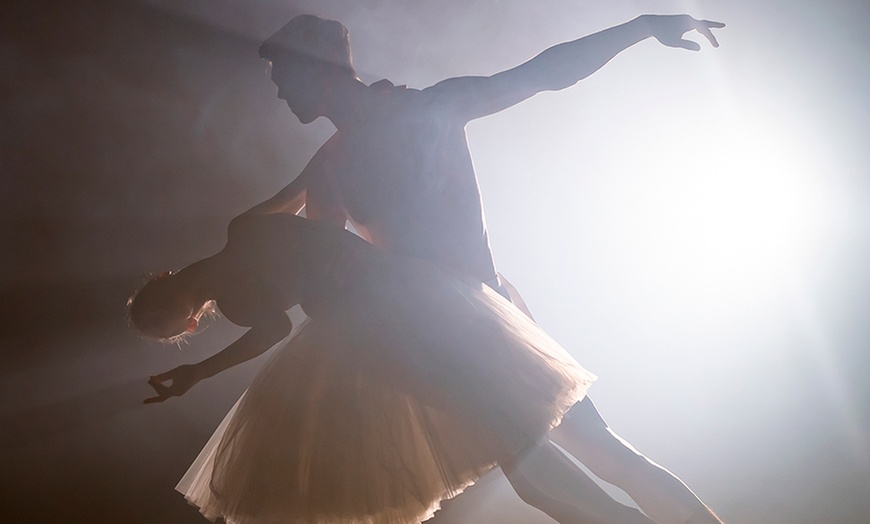 Image 5: Winterzauber: Ballettgeschichten bei Kerzenschein vom 17.12. - 25.12.