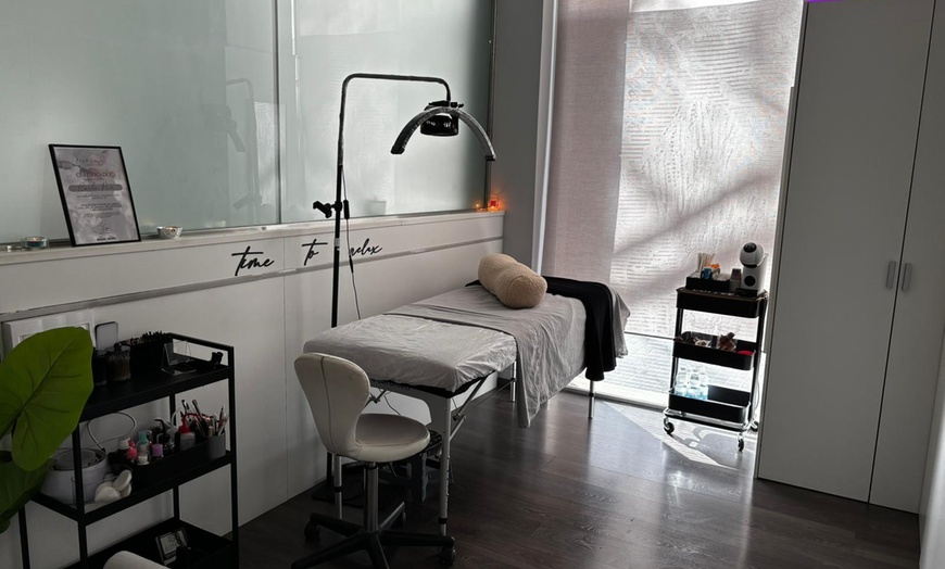 Image 2: Lifting y tinte de pestañas con opción de diseño y depilación de cejas