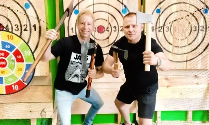 Rzucaj siekierkami, nożami i shurikenami: 60 lub 90 minut adrenaliny