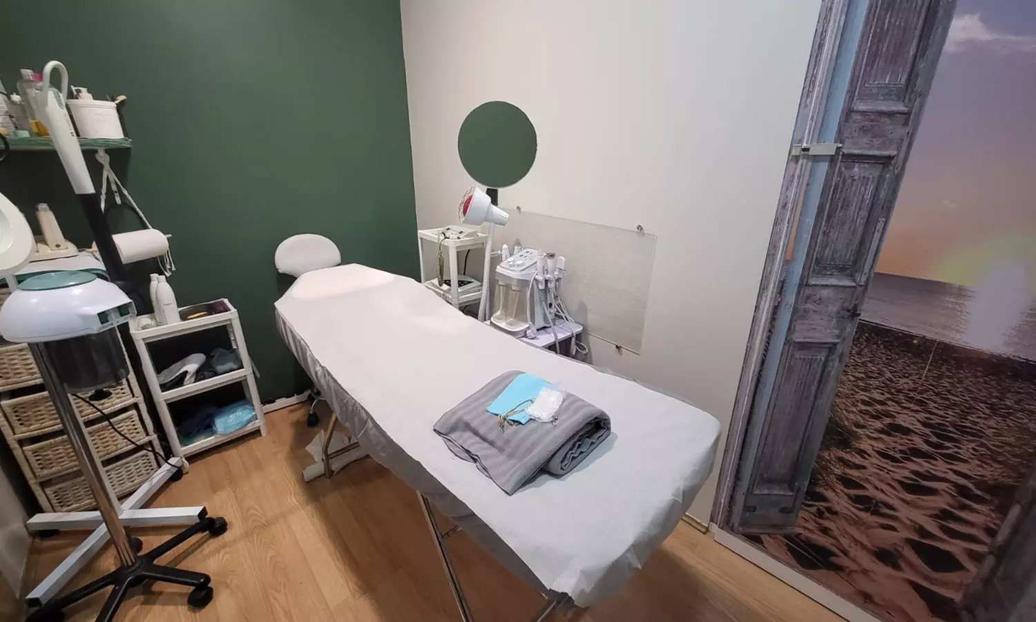 Limpieza facial con microdermoabrasión, ultrasonidos y máscara LED