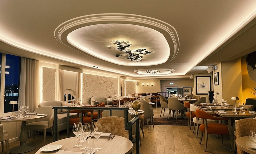 Image 1: Menu gastronomique en duo avec L'Amandier de Mougins