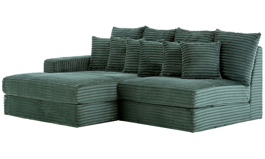 Image 24: Canapé d'angle "Kendari" de Kocoon en velours côtelé