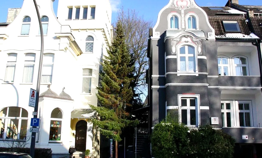 Image 5: 10- oder 16 Punkte Hyaluron-Lifting mit innovativer BAP-Technik