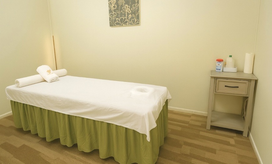 Image 3: Swedish, Deep Tissue & Thai Massages for 1 or 2 w/Optional Hot Stones 