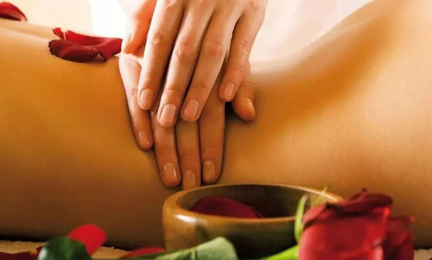 Image 1: Réflexologie, massage ou rituel visage & corps avec Family Nest