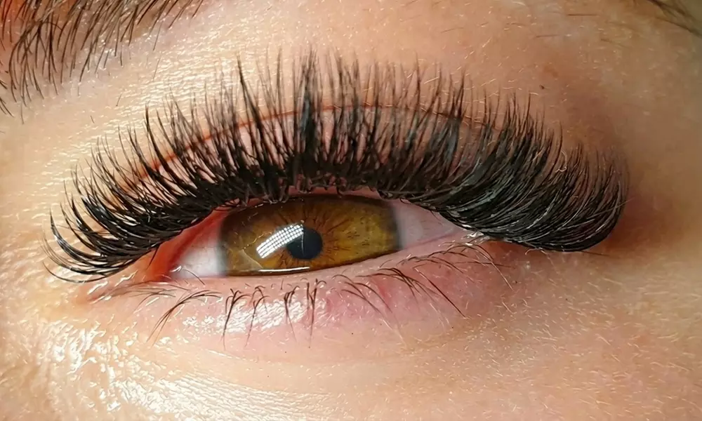 Wimpernverlängerung nach Wahl: Klassisch, Wispy oder Volumen