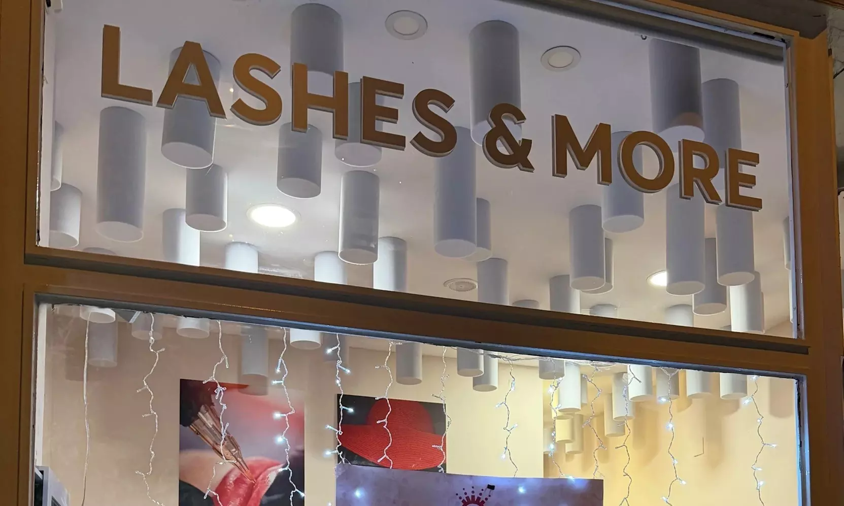 Extensiones de pestañas efecto rimmel volumen natural o volumen ruso