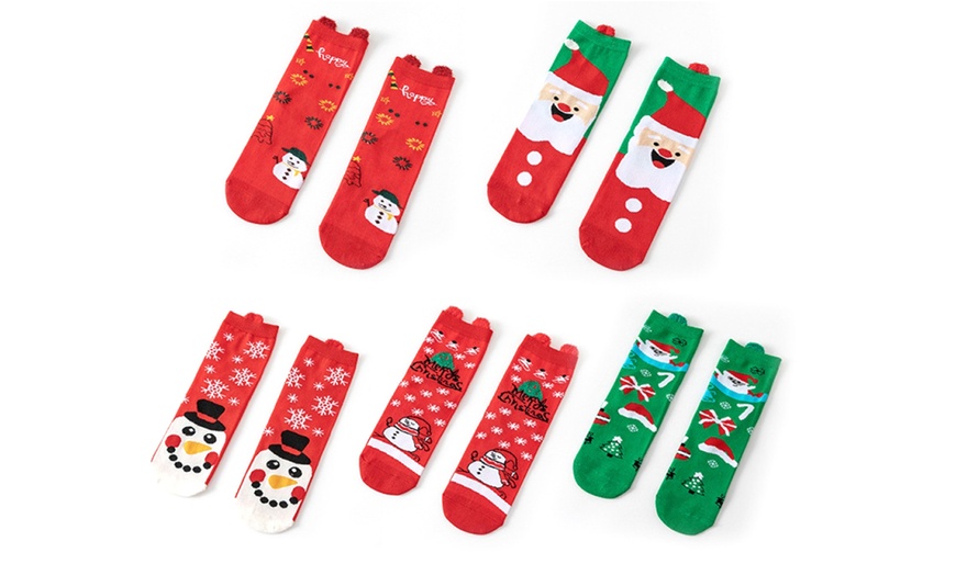 Image 8: Five Pairs of Christmas Socks for Women