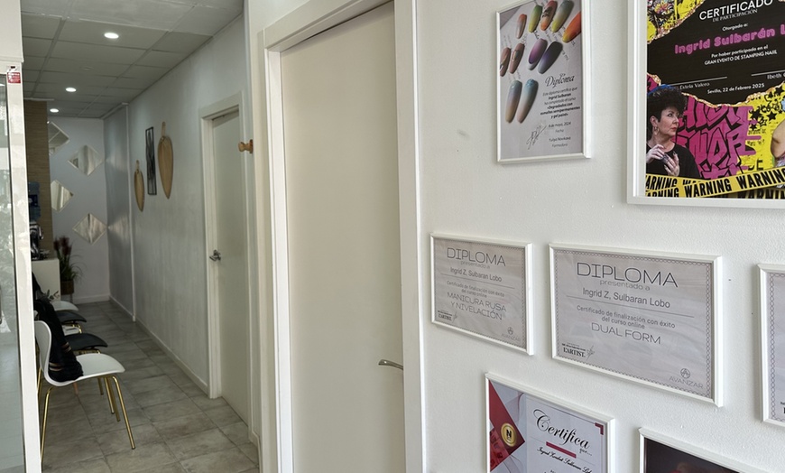 Image 4: Lifting de pestañas con opción a tinte y depilación de labio y cejas 